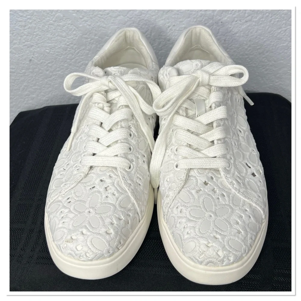 Kate Spade Women's Lift Floral Eyelet Faux Leather Sneakers White Sz 9B